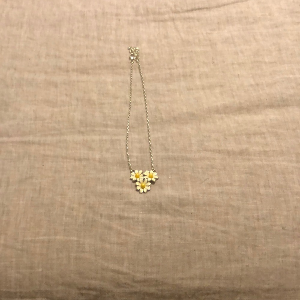 Brighton, daisy necklace